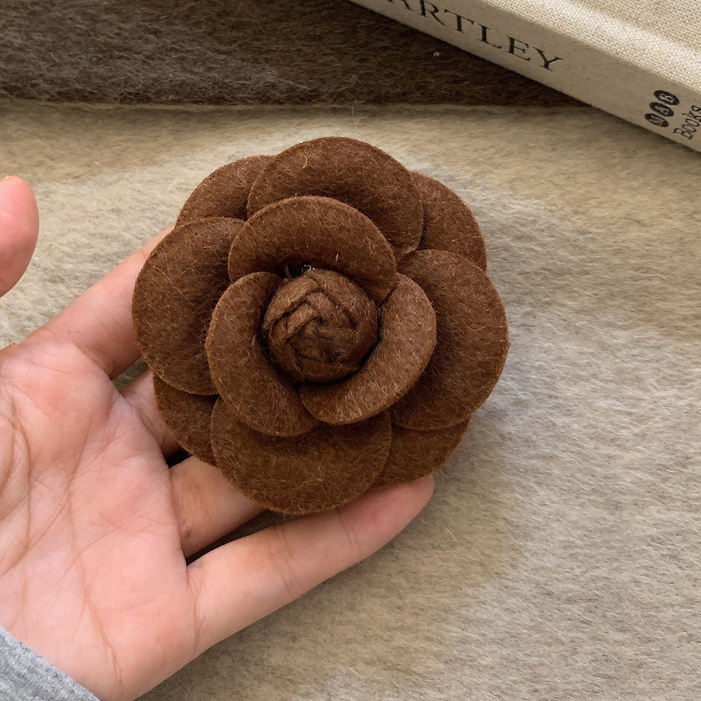 Leather flower brooch vintage style jewelry autumn winter accessory