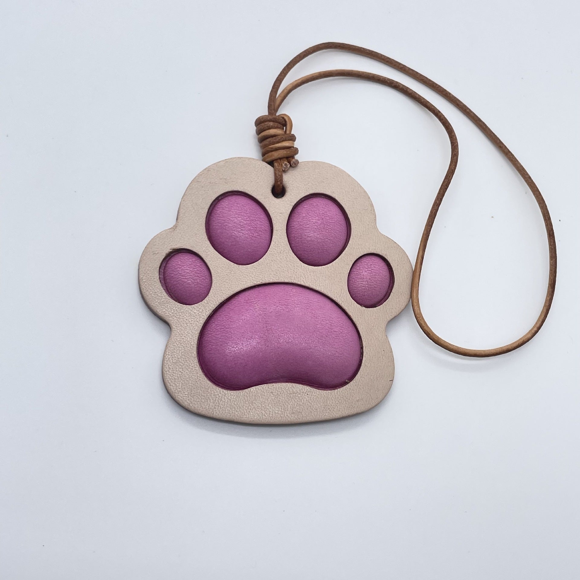 pink leather cat claw keychain – fun keychain gift idea for best friends or pet lovers