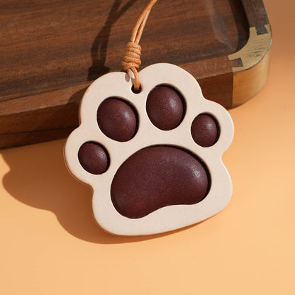 brown leather cat claw keychain – cute animal paw charm for bags, car mirrors, or pet lover gifts
