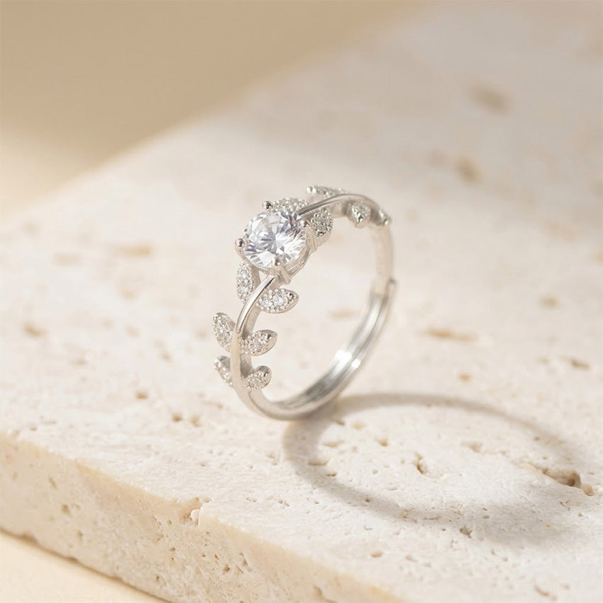Wholesale S925 sterling silver laurel leaf ring with sparkling 5MM zircon centerpiece
