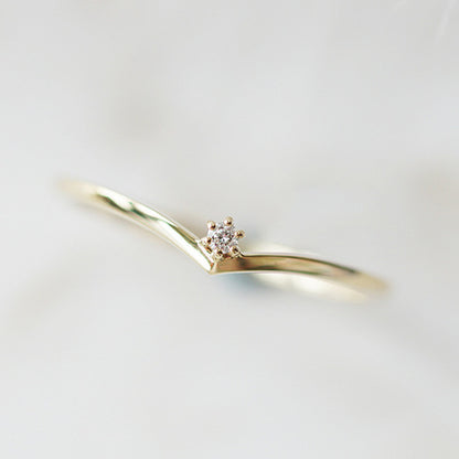 Gold plated sterling silver V shaped solitaire zircon ring