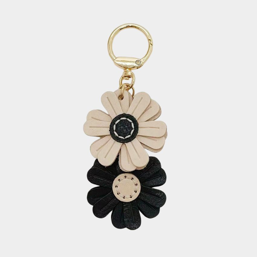 Black and Cream Handmade Leather Daisy Keychain – Minimalist Flower Bag Charm Gift for Her