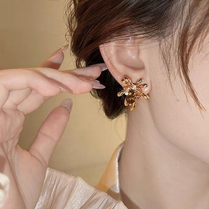 pearl floral earrings gold cluster tiger eye autumn winter look Black May