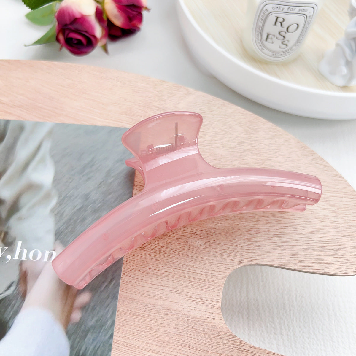 pink hair claw clip arc shape