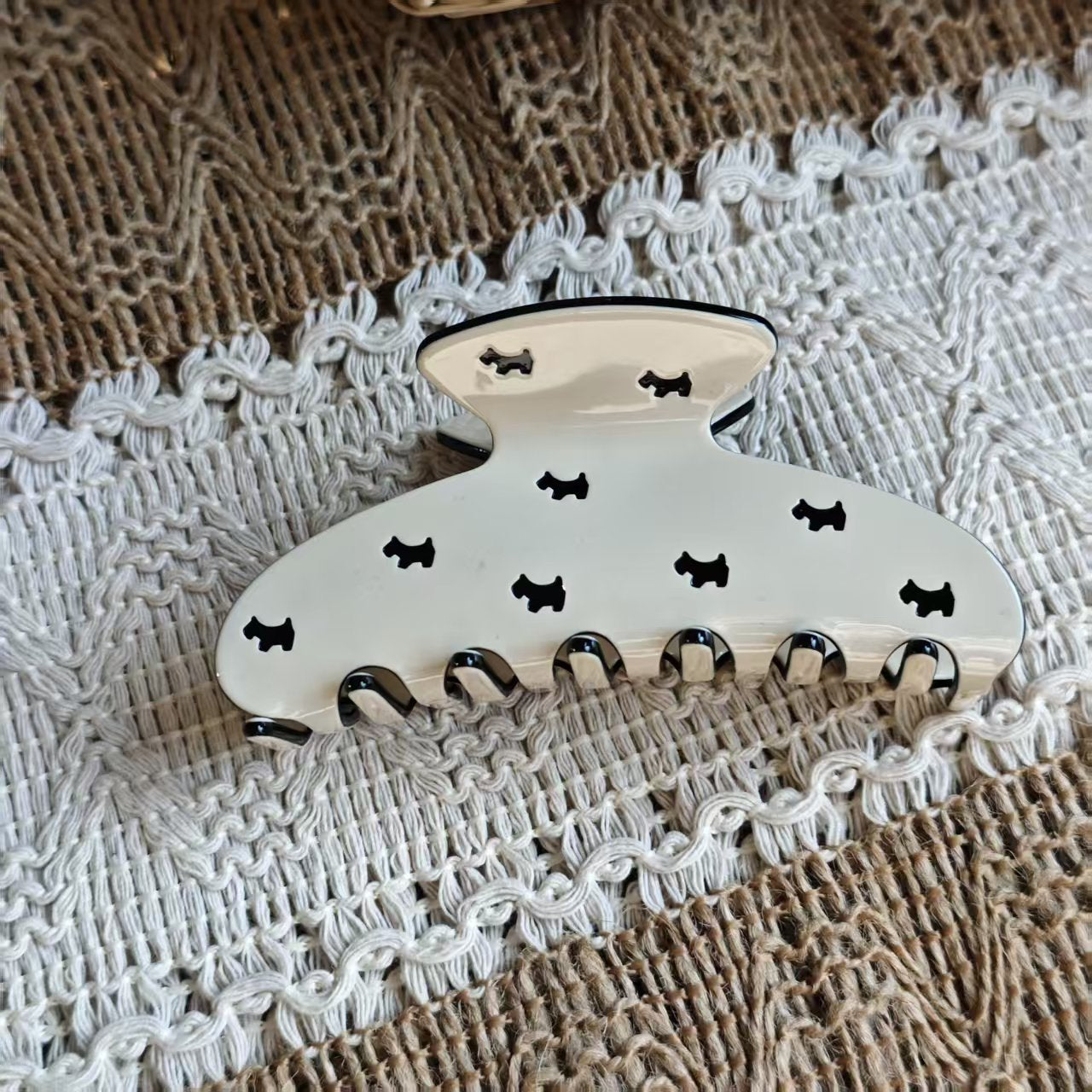 White Korean acetate hair clip with dog pattern, cute hair claw clip for women