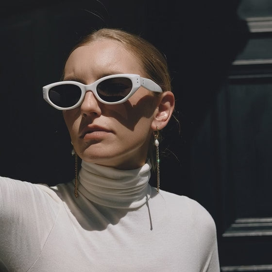 18K gold stainless steel rhinestone pearl tassel earrings movement and detail showcase