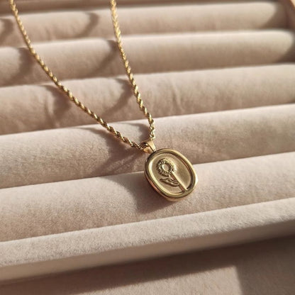 Vintage Gold Pendant Necklace Engraved Gold Disc Minimalist Oval Pendant Jewelry Wholesale