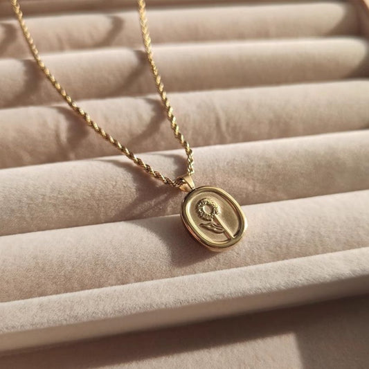 Vintage Gold Pendant Necklace Engraved Gold Disc Minimalist Oval Pendant Jewelry Wholesale