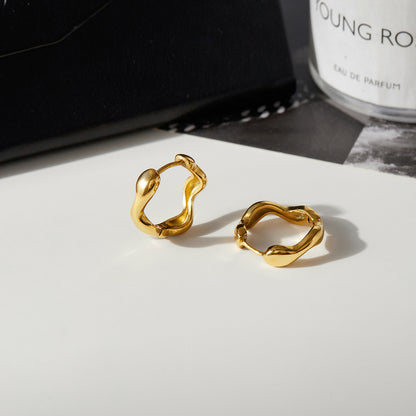 Organic Wavy Huggie Hoop Earrings Stainless Steel 18k Gold Plated Five Piece Set