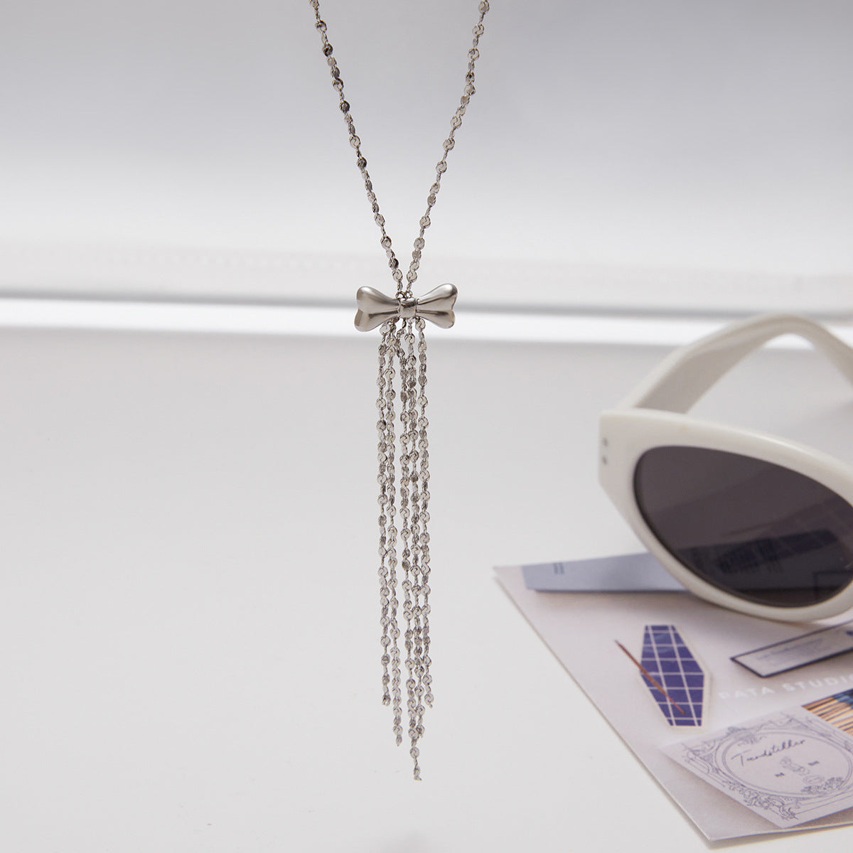Wholesale stainless steel bow tassel necklace for women, luxury collarbone chain jewelry