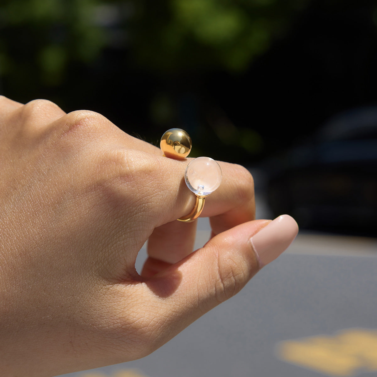 Clear resin ball adjustable stainless steel ring worn on the finger
