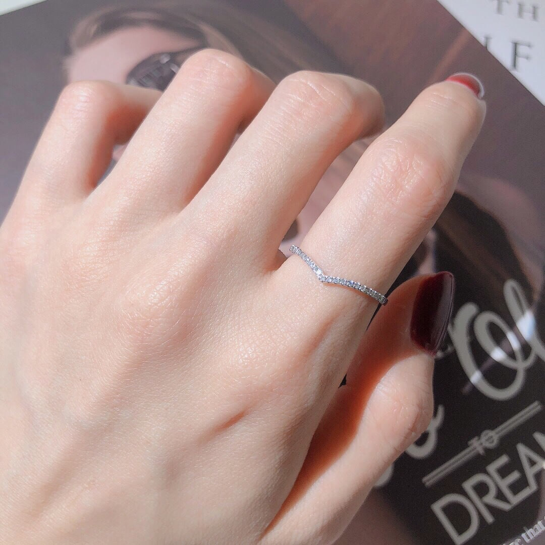 925 sterling silver 14K gold plated V shape zircon ring with delicate sparkling stones